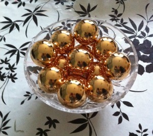 christmas baubles centerpiece