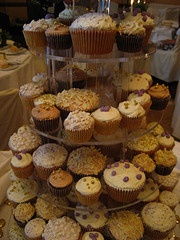 cupcakes on stand