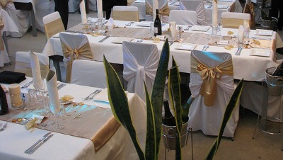 gold wedding reception table