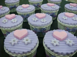 lilac pink wedding cupcake