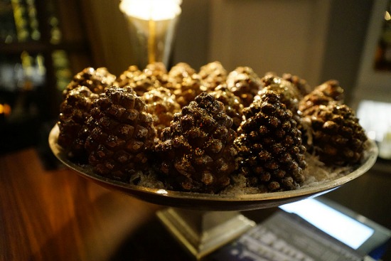 glitter pinecones