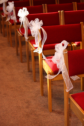 tulle bows on chair pews